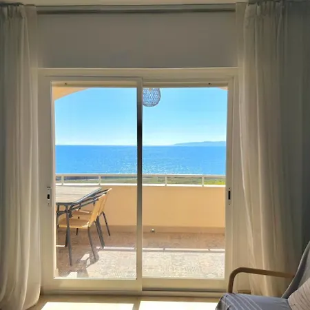 Sea View Loft In Port アパート エステポナ